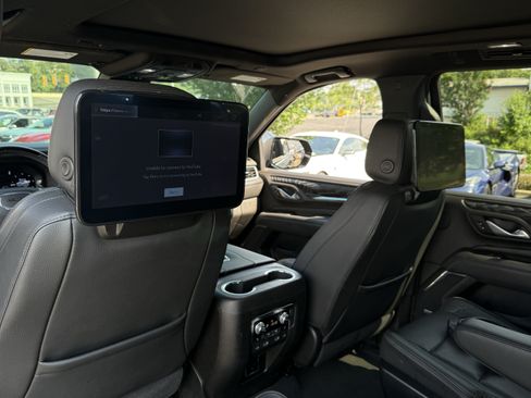 Used 2024 GMC Yukon Denali w/ Denali Reserve Package AWD/4WD image 34