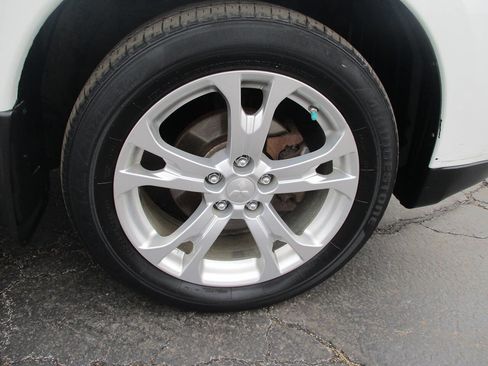 Used 2014 Mitsubishi Outlander GT image 12