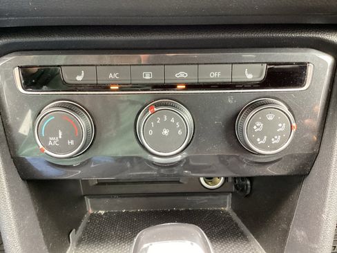 Used 2022 Volkswagen Tiguan S w/ Driver Assistance Package FWD image 18