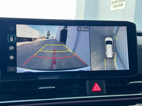 Used 2025 Kia Carnival SX Prestige image 22