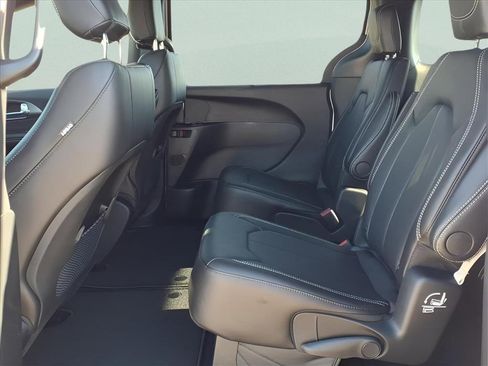 New 2026 Chrysler Voyager LX image 11