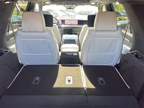 Used 2026 Cadillac Escalade Platinum Sport image 36
