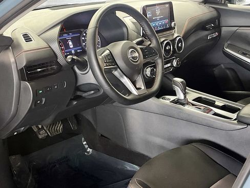 Used 2025 Nissan Sentra SR FWD image 9