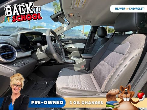 Used 2025 Chevrolet Trax LT FWD image 13
