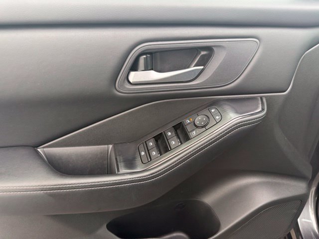 Used 2026 Nissan Rogue SV AWD/4WD image 25