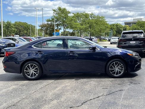 Used 2017 Lexus ES 350 w/ Luxury Package FWD image 4