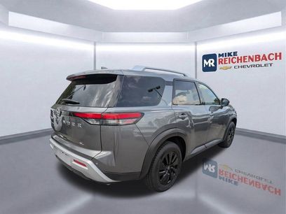 Used 2023 Nissan Pathfinder SL
