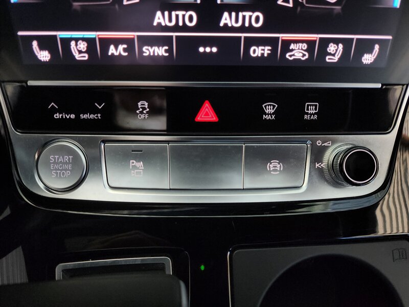Used 2019 Audi Q8 Prestige w/ Luxury Package AWD/4WD image 56