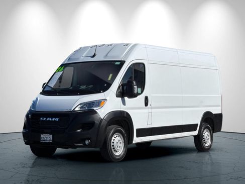 Used 2026 RAM ProMaster 2500 w/ Convenience Group FWD image 8