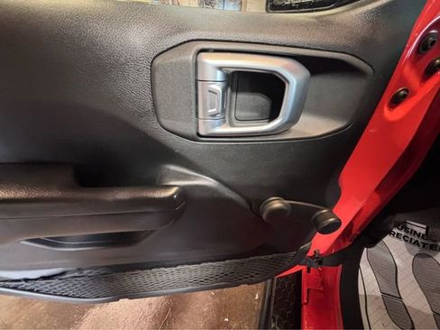 Used 2020 Jeep Wrangler Sport AWD/4WD image 11