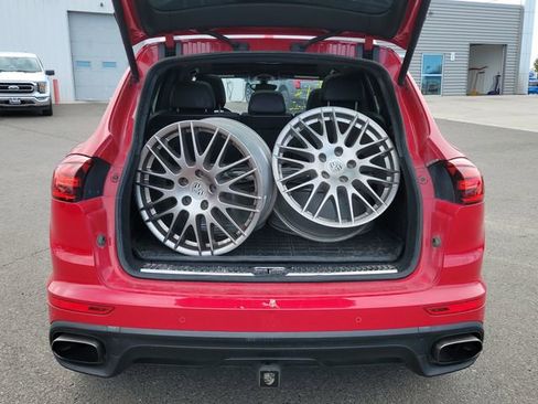 Used 2016 Porsche Cayenne AWD/4WD image 15