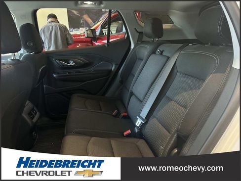 Used 2023 GMC Terrain SLE w/ Driver Convenience Package FWD image 12