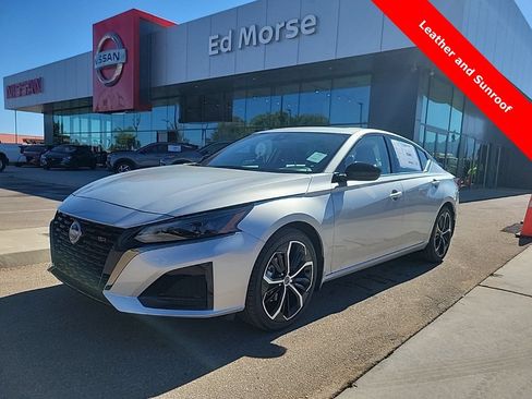 New 2025 Nissan Altima 2.5 SR w/ SR Premium Package FWD image 1