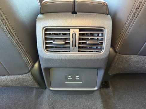 Certified 2025 Nissan Rogue SV image 29