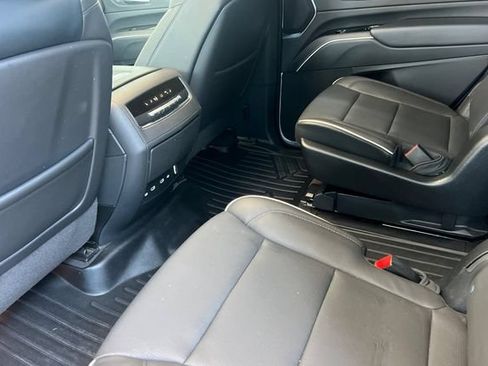 Used 2023 Cadillac Escalade Premium Luxury AWD/4WD image 14