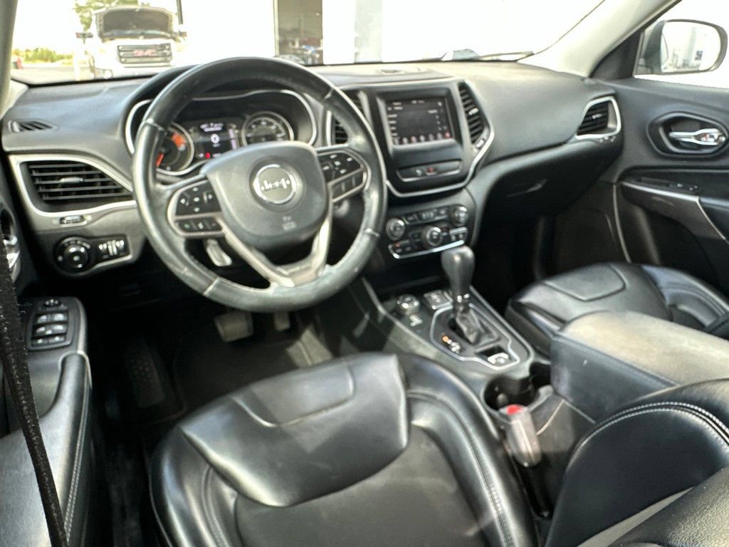 Certified 2019 Jeep Cherokee Latitude Plus AWD/4WD image 9
