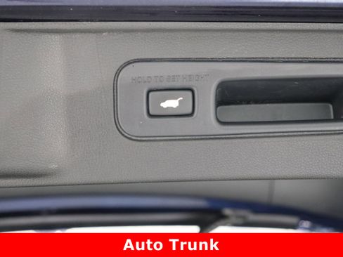 Used 2025 Honda Pilot Touring image 36