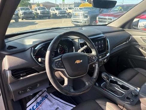 Used 2023 Chevrolet Traverse LT w/ LT Premium Package AWD/4WD image 11