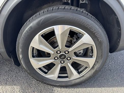 Used 2025 Ford Escape Platinum w/ Premium Technology Package image 11