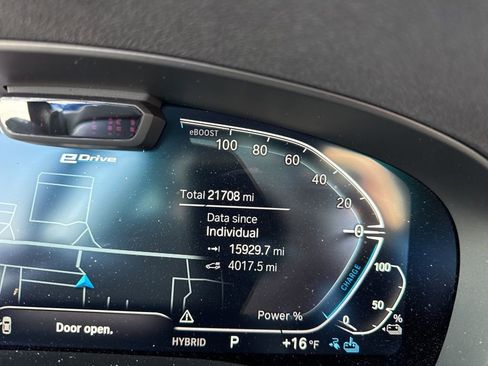 Used 2023 BMW 530e xDrive w/ Premium Package image 14