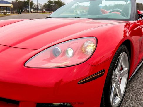 Used 2005 Chevrolet Corvette Convertible w/ Preferred Equipment Group image 68