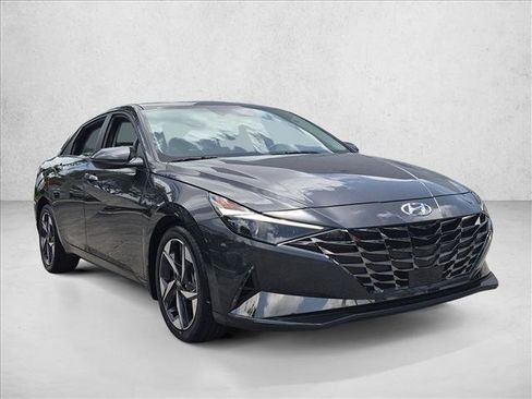 Used 2023 Hyundai Elantra Limited FWD image 3