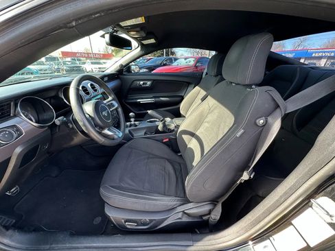 Used 2017 Ford Mustang GT image 9