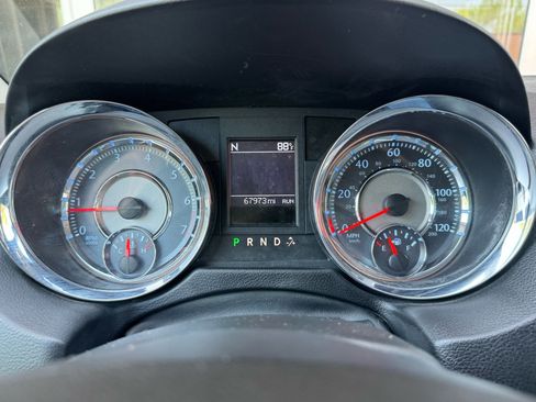 Used 2012 Chrysler Town & Country Touring w/ Entertainment Group #1 image 17