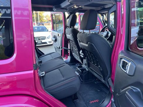 Used 2021 Jeep Wrangler Unlimited Rubicon w/ Xtreme Recon 35" Tire Package image 30