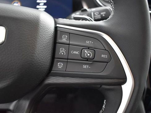 New 2025 Jeep Grand Cherokee Altitude w/ Trailer Tow Package image 17