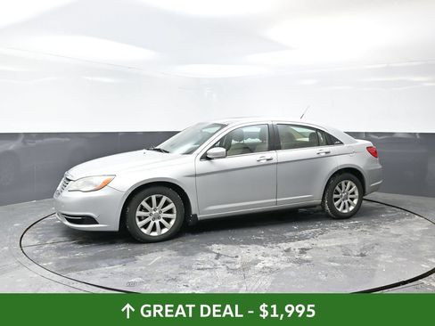 Used 2011 Chrysler 200 Touring FWD image 8