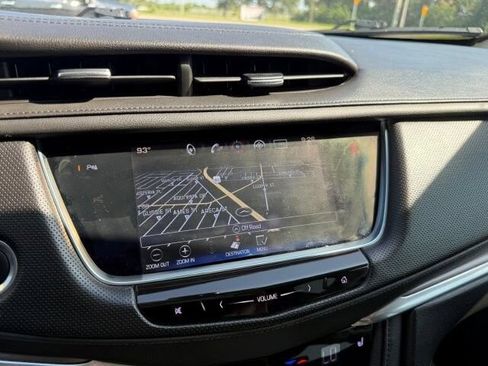 Used 2017 Cadillac XT5 Luxury FWD image 18