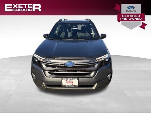 Used 2025 Subaru Forester Premium image 2