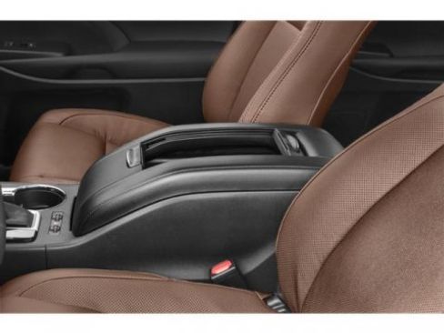 Used 2019 Toyota Highlander LE image 18