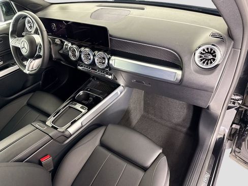 Certified 2025 Mercedes-Benz GLB 250 4MATIC image 18
