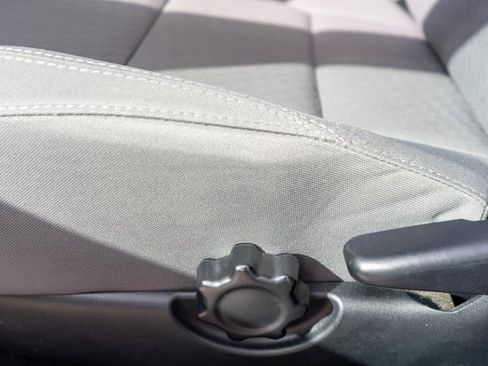 Used 2022 Toyota Tacoma SR image 18