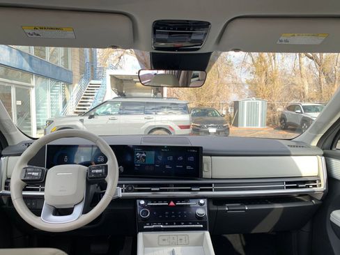 Used 2025 Hyundai Santa Fe SEL image 35