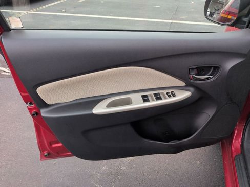 Used 2008 Toyota Yaris Base image 11