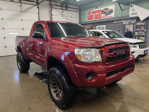 Used 2007 Toyota Tacoma 4x4 Regular Cab image 2