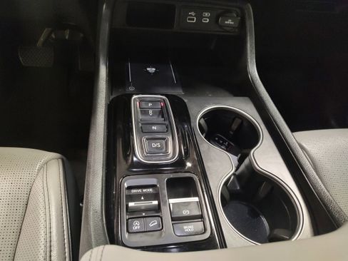 Used 2023 Honda Pilot Elite image 8