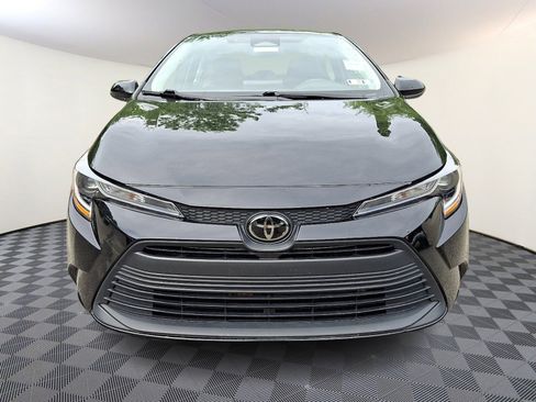 Used 2024 Toyota Corolla LE FWD image 2