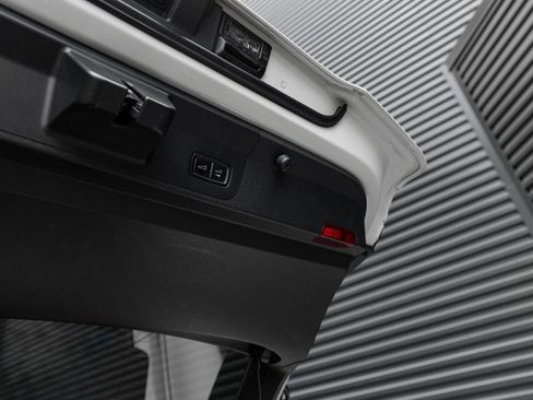 Certified 2020 Porsche Panamera image 29