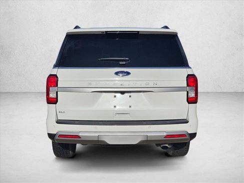 Used 2024 Ford Expedition XLT image 7