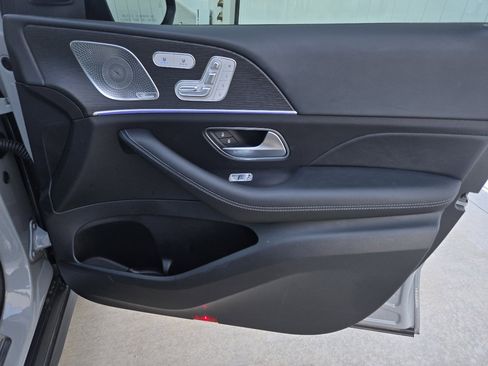 Used 2024 Mercedes-Benz GLS 450 4MATIC image 39