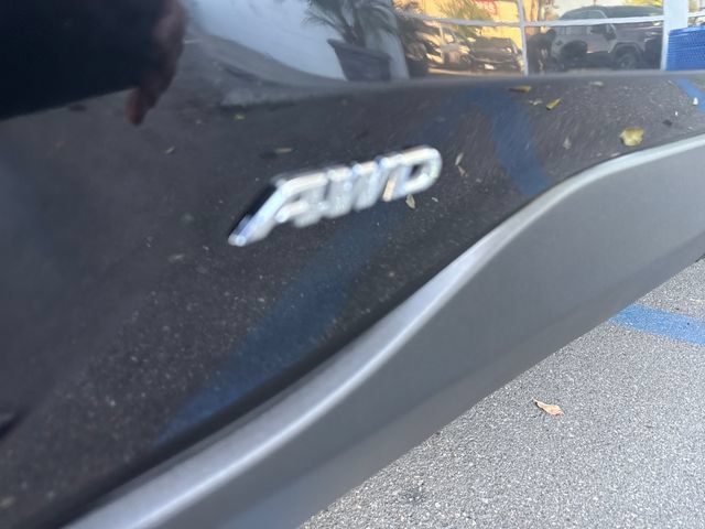 Used 2025 Toyota RAV4 LE AWD/4WD image 32