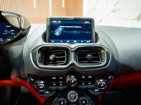 Used 2023 Aston Martin V12 Vantage RWD image 17