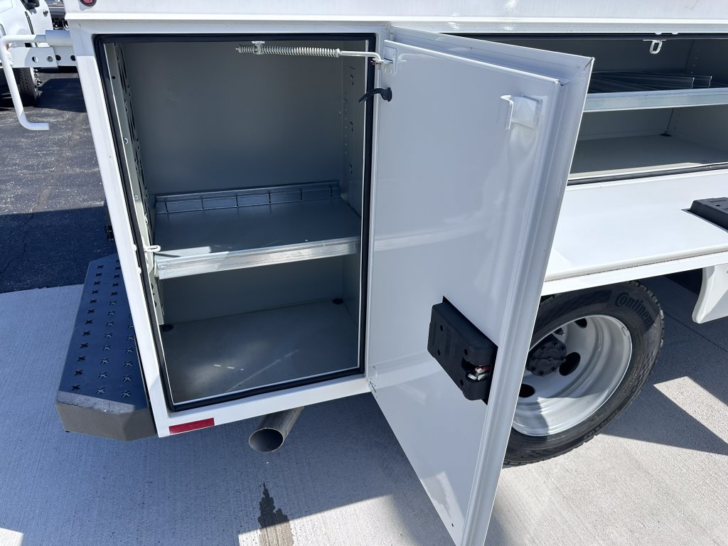 New 2024 Ford F550 4x4 Regular Cab Super Duty image 64