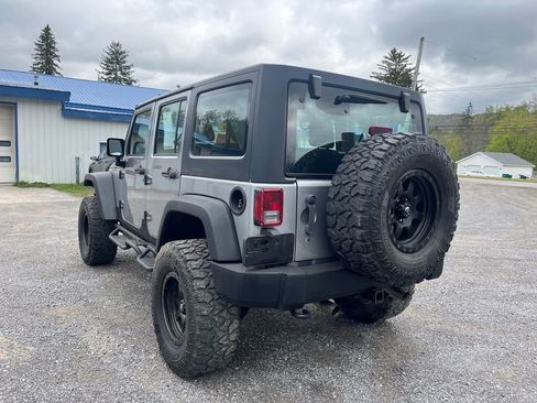 Used 2014 Jeep Wrangler Unlimited Sport w/ Connectivity Group AWD/4WD image 7