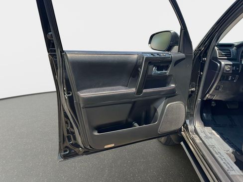 Certified 2024 Toyota 4Runner TRD Off-Road Premium w/ Moonroof Package AWD/4WD image 23