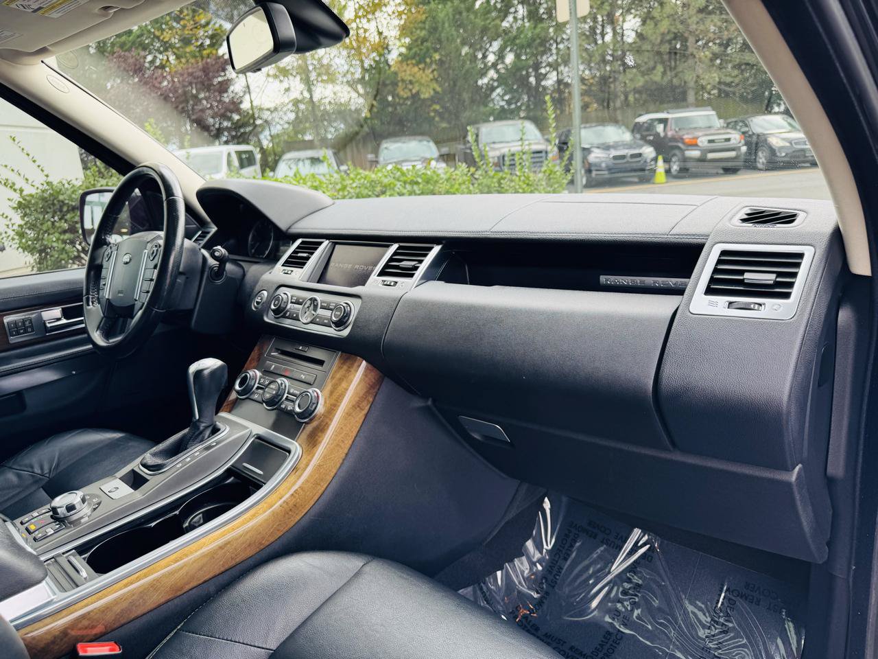 Used 2011 Land Rover Range Rover Sport HSE AWD/4WD image 38